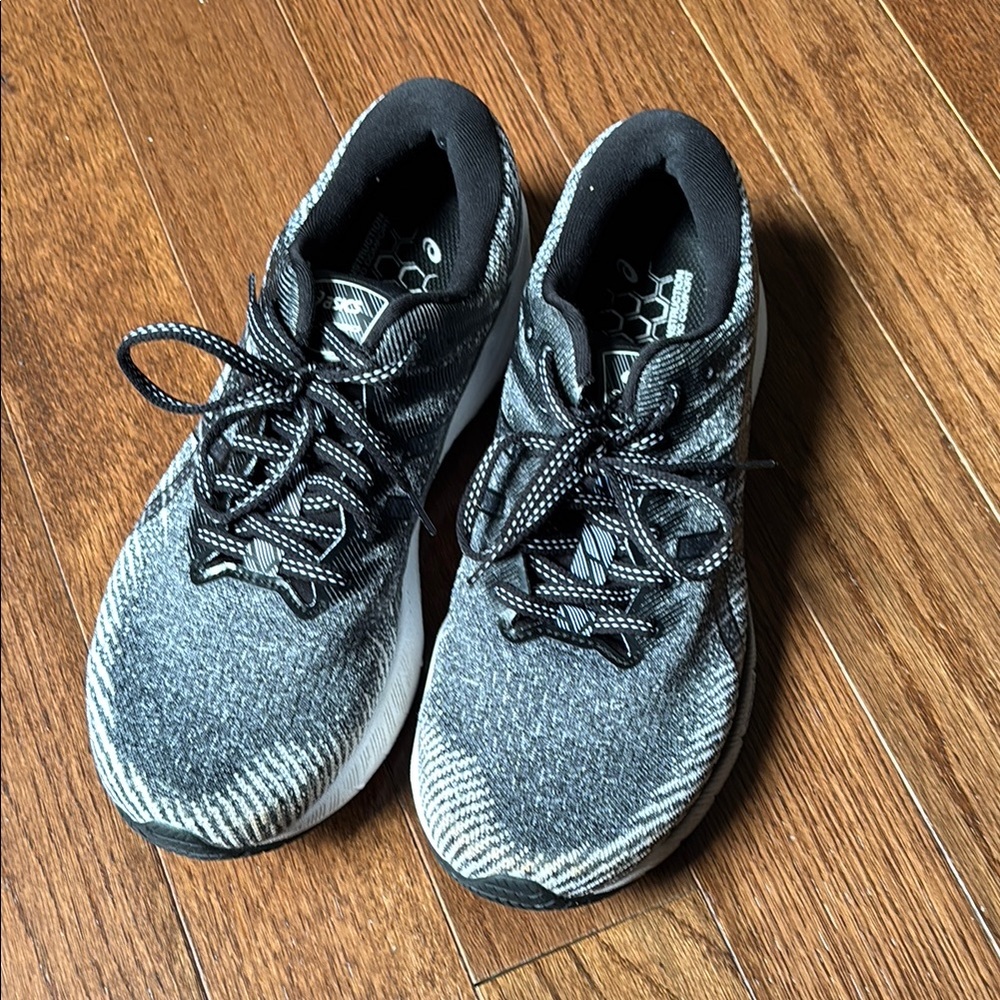 Asics GT-2000 10s size 10B women’s